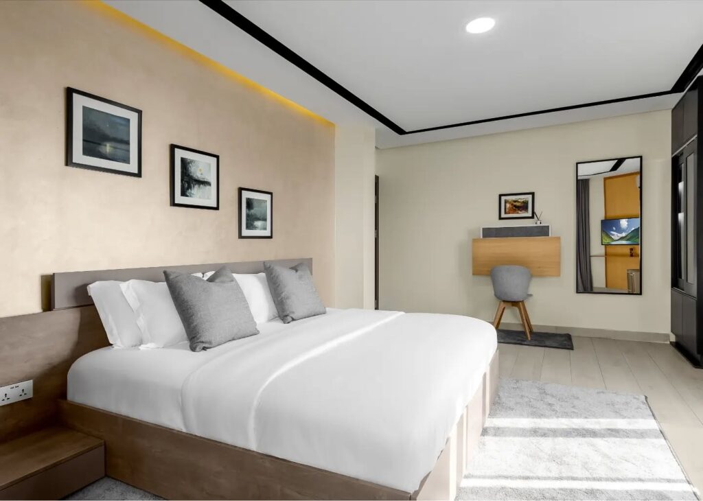 3 Bedroom Apartment Waterfront Joneer Court, Lekki Phase 1