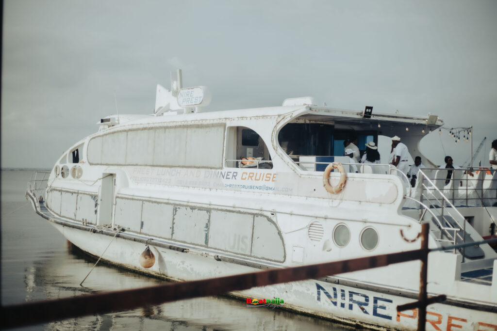 120-Passenger - Luxury Yacht