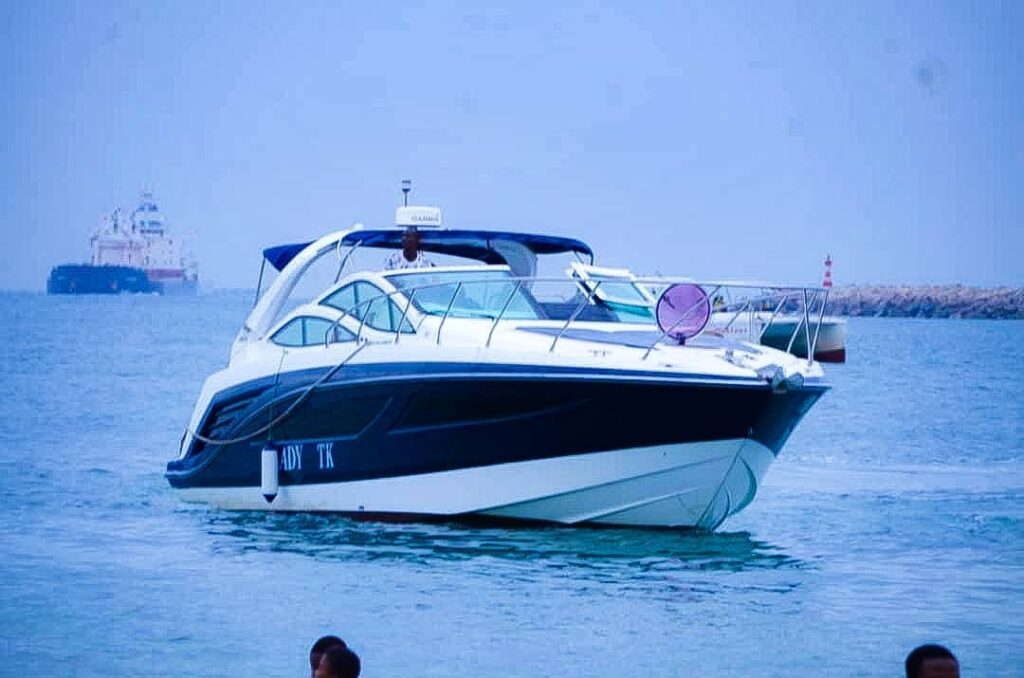 25 Passenger Yacht – Love Boat